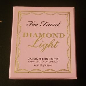 Too Faced Diamond Light